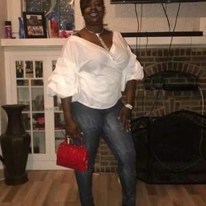 Meet your Posher, Denesta